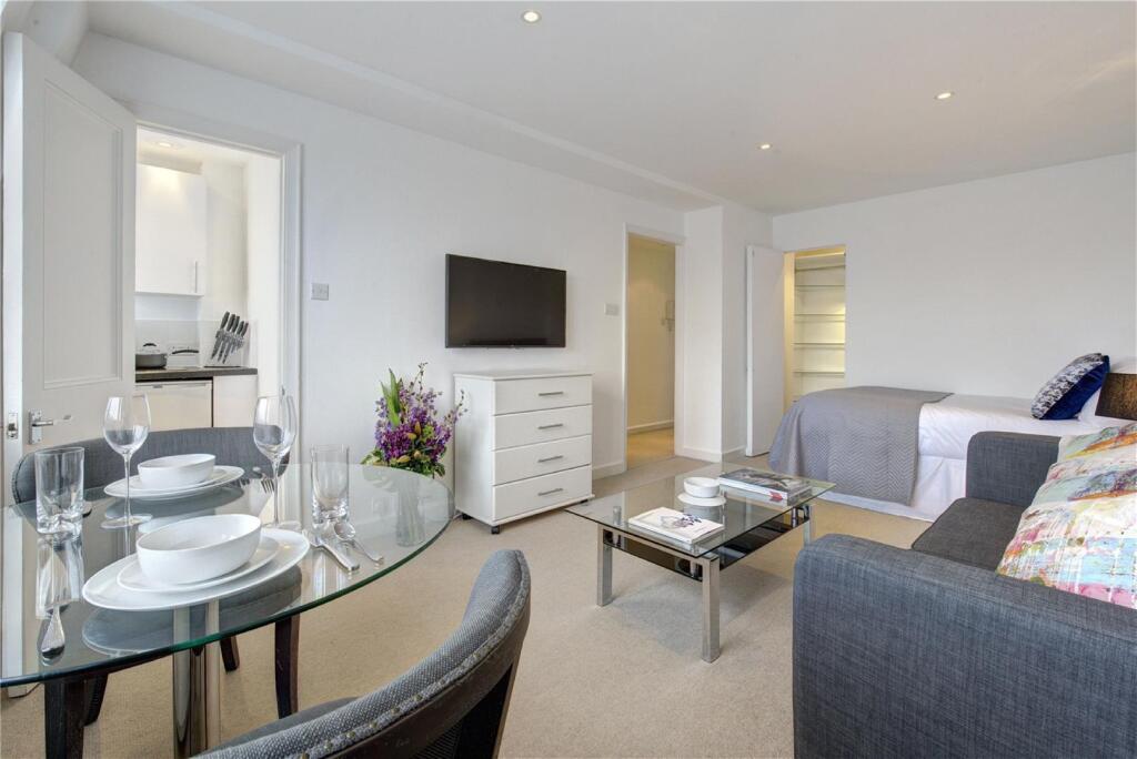 Main image of property: 39 Hill Street, Mayfair, London, W1