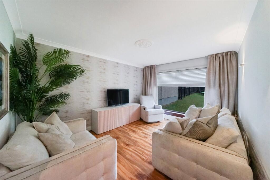 House in Cumbernauld, North Lanarkshire - View 3