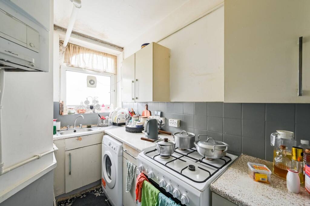 Main image of property: Bromley High Street, E3, Bow, E3