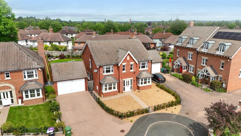 Main image of property: 58 Oak Street, Shrewsbury, SY3 7RQ