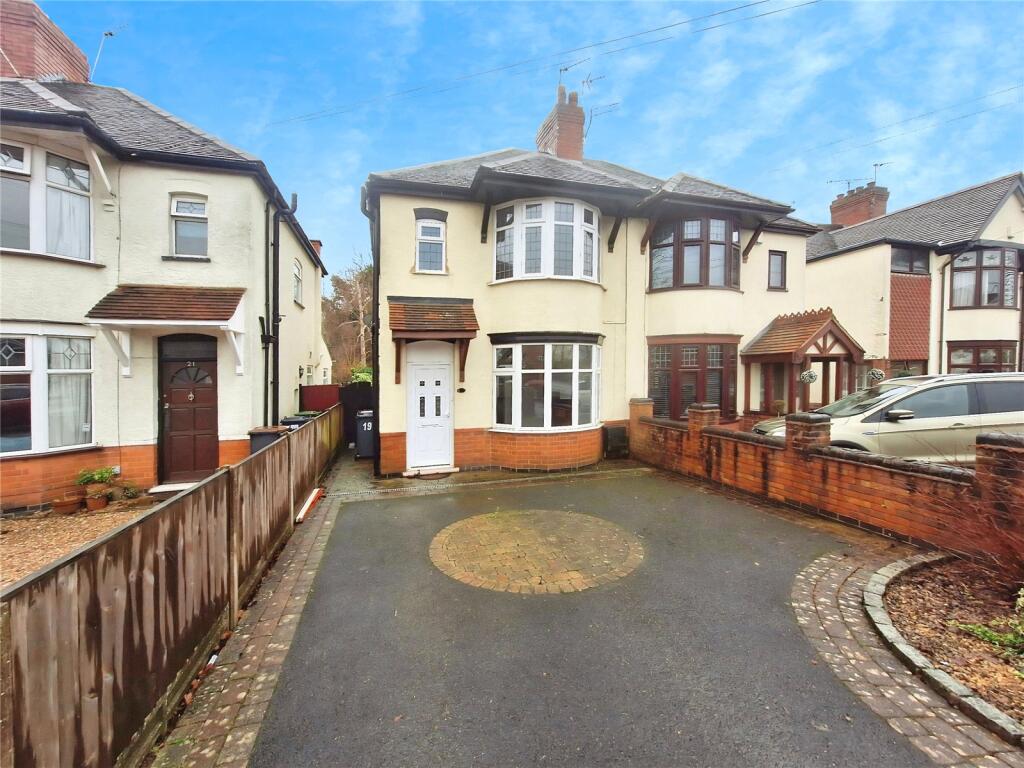 Main image of property: Kingsbridge Road, Nuneaton, Warwickshire, CV10
