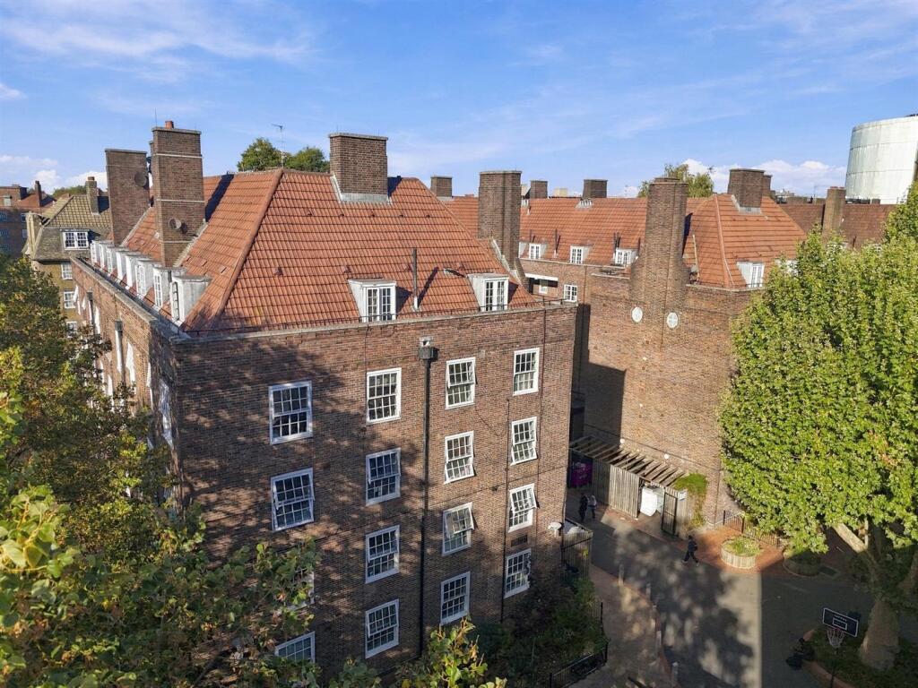 Apartment in London, Bethnal Green - View 2