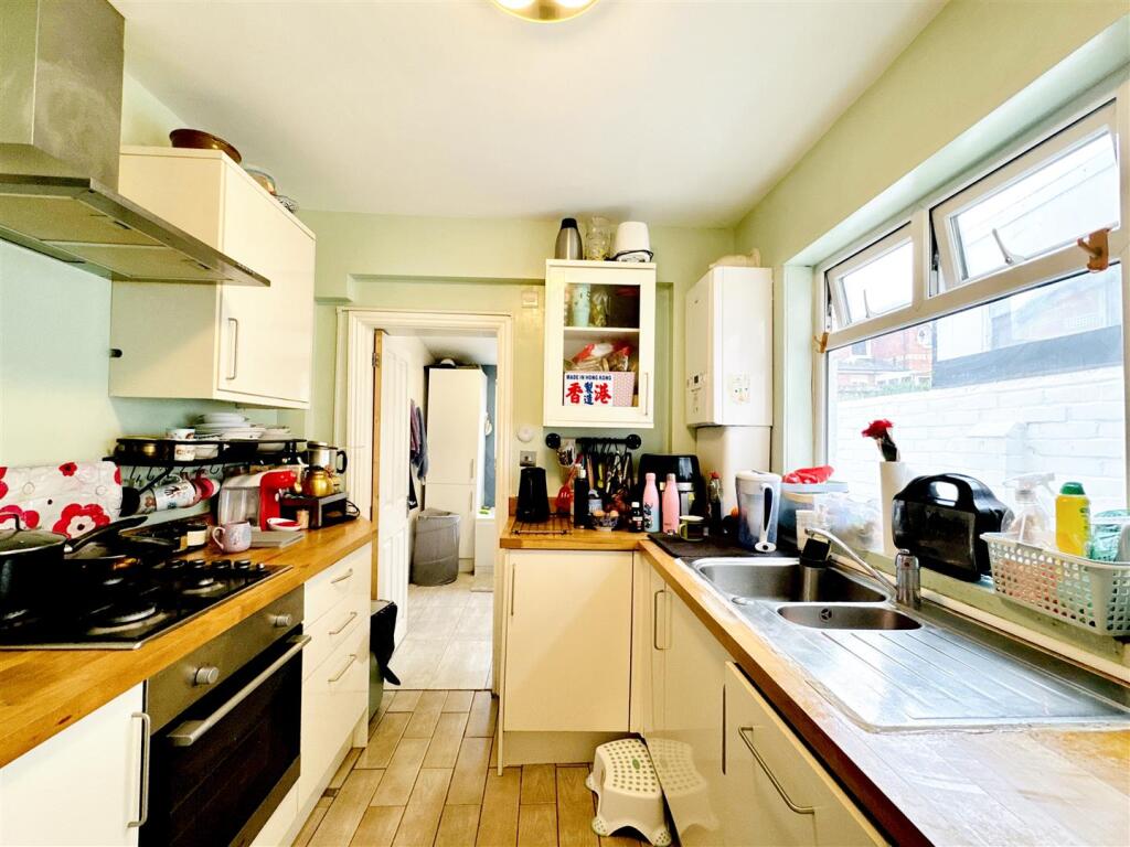 Pitcroft Avenue, Earley, Reading - View 3