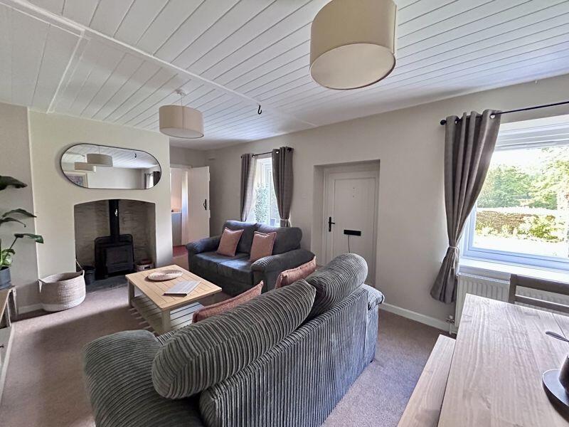 Llanwenarth, Abergavenny photo 3