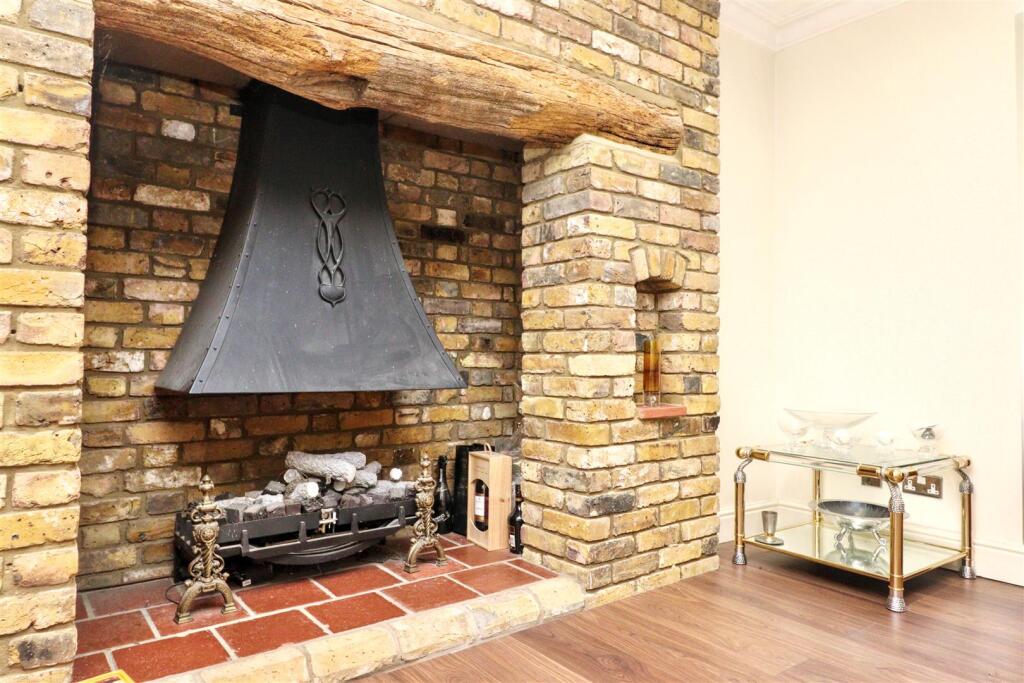 House in Enfield - View 4