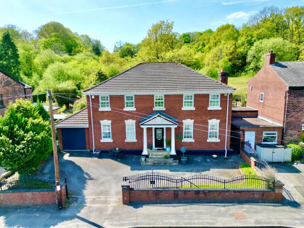 4-bed detached on Strines Road, Strines, Stockport, Cheshire, SK6 7GB, £700,000