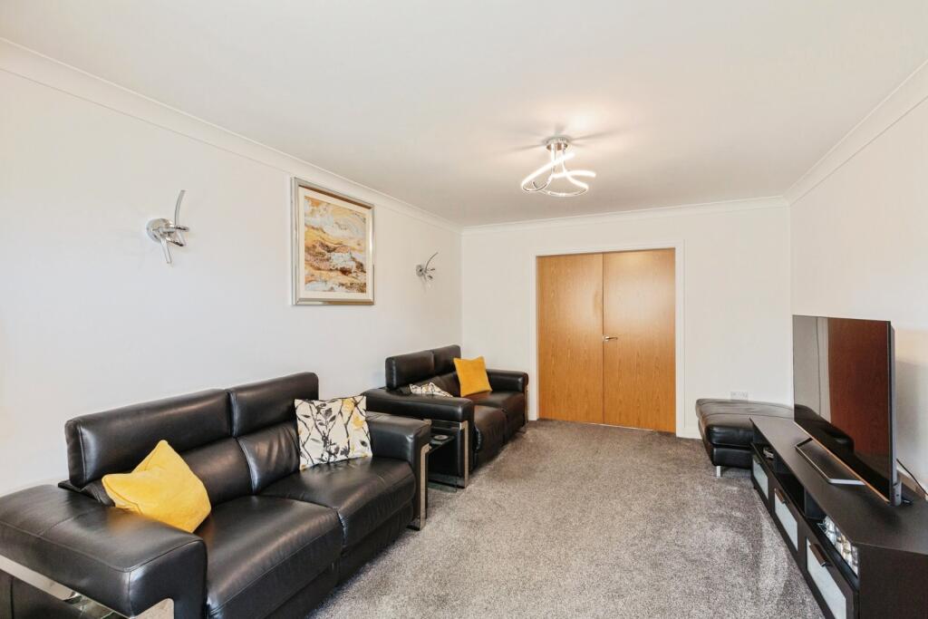 Taylor Close, Lytham St. Annes, Lancashire, FY8 photo 4