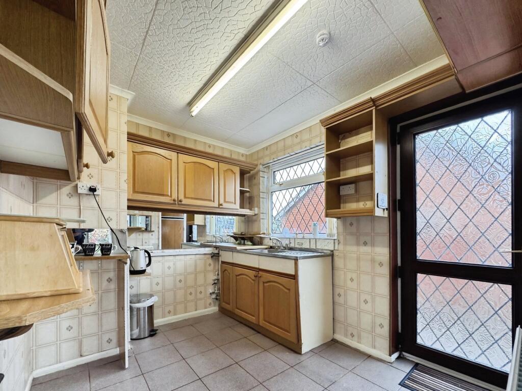 Brieryhurst Road, Kidsgrove, Stoke-on-Trent, Staffordshire, ST7 photo 3