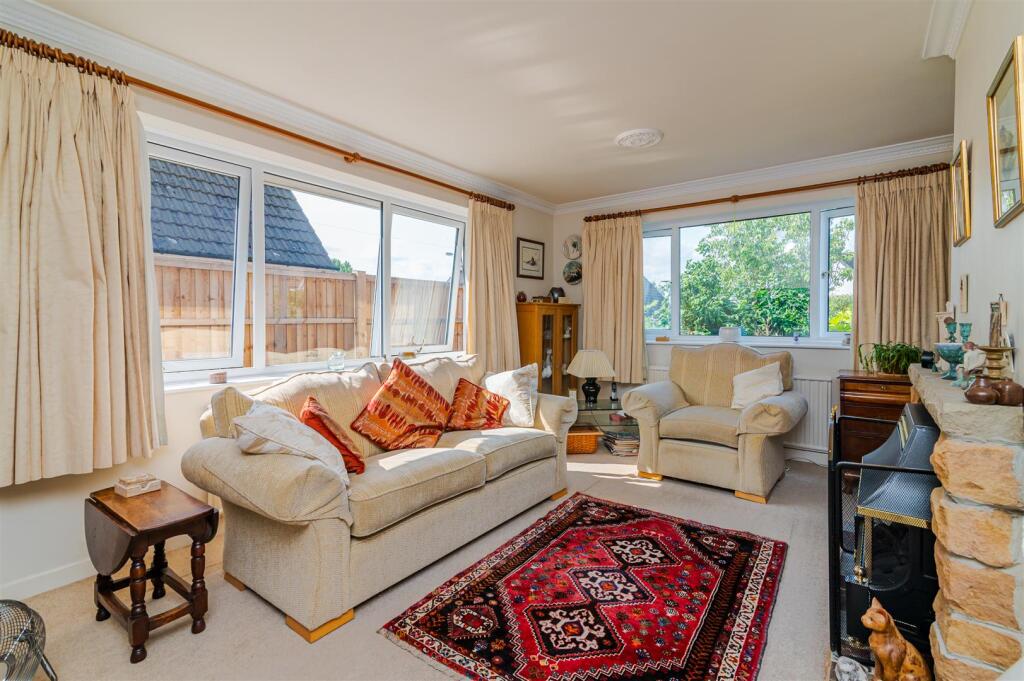 Orchard Close, Burton Joyce, Nottingham photo 3
