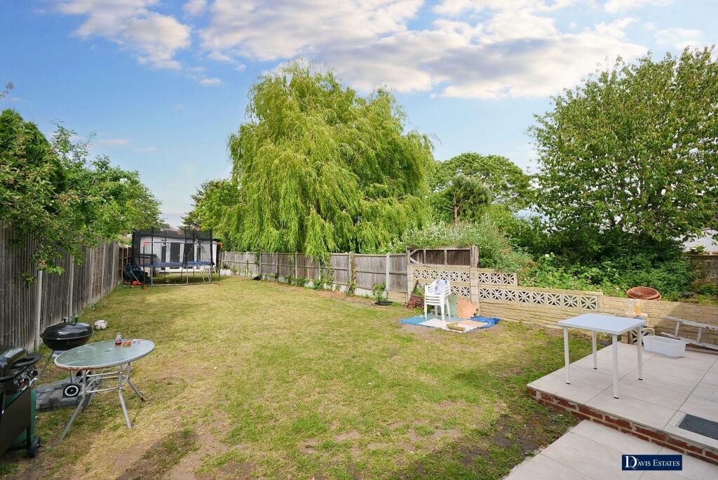 Hardley Crescent, Ardleigh Green, Hornchurch, RM11 photo 4
