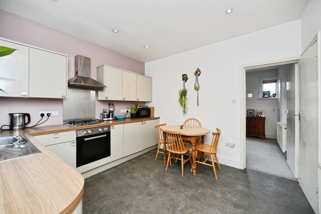 2 bedroom terraced house for sale in Sandown Road, Brighton, BN2 – pohled 5