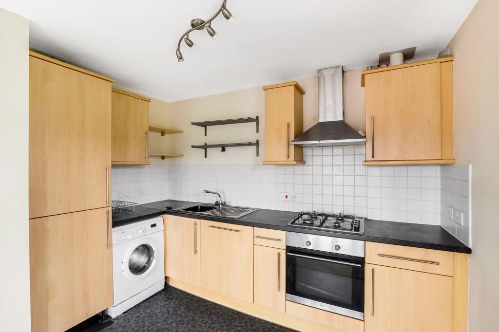 Violet Grove, Hucknall, NG15 - View 4