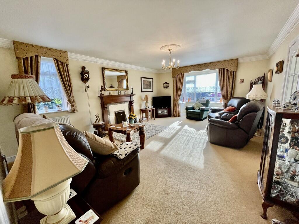 30, Austendyke Road, Weston Hills photo 2