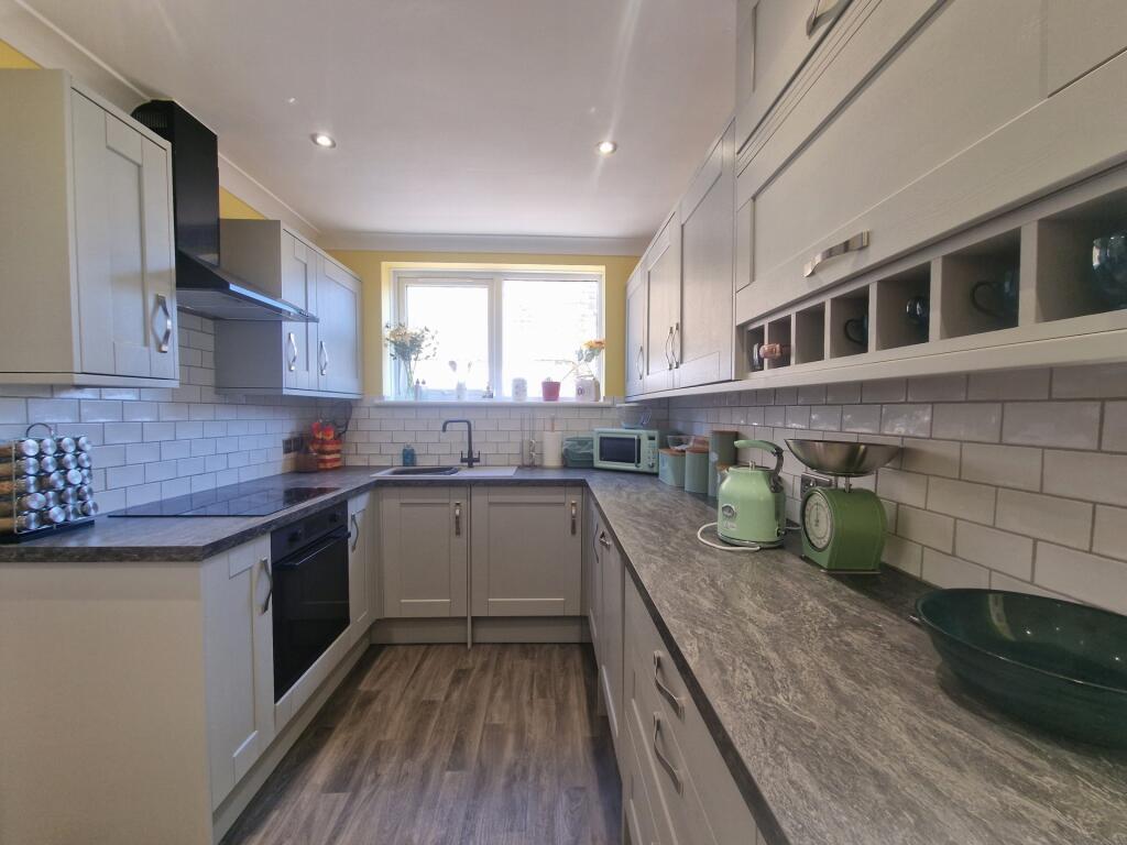 House in Dover, Mill Hill, Deal - More