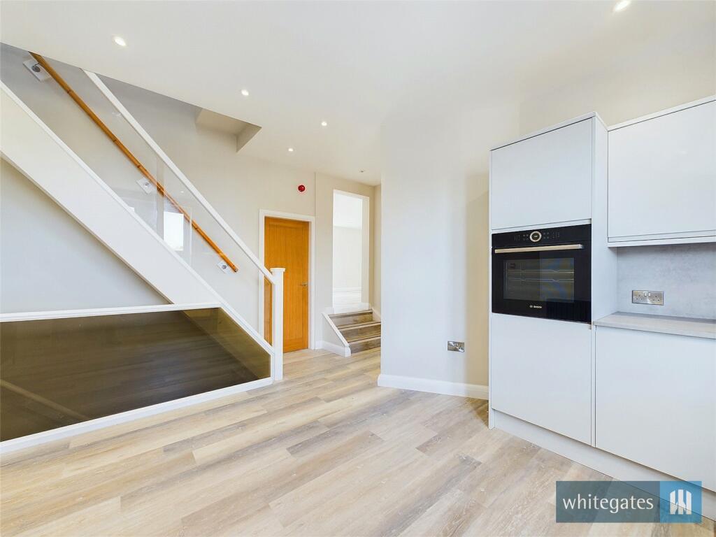Apartment in Bradford - View 3