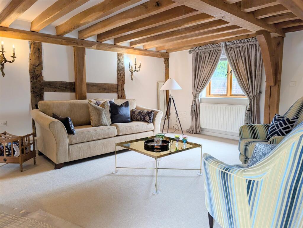 Cruck Barn, Carver Street, Pontesbury, Shrewsbury, SY5 0SB photo 3
