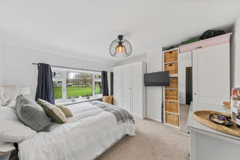 Winwick Road, Warrington, WA2 photo 4