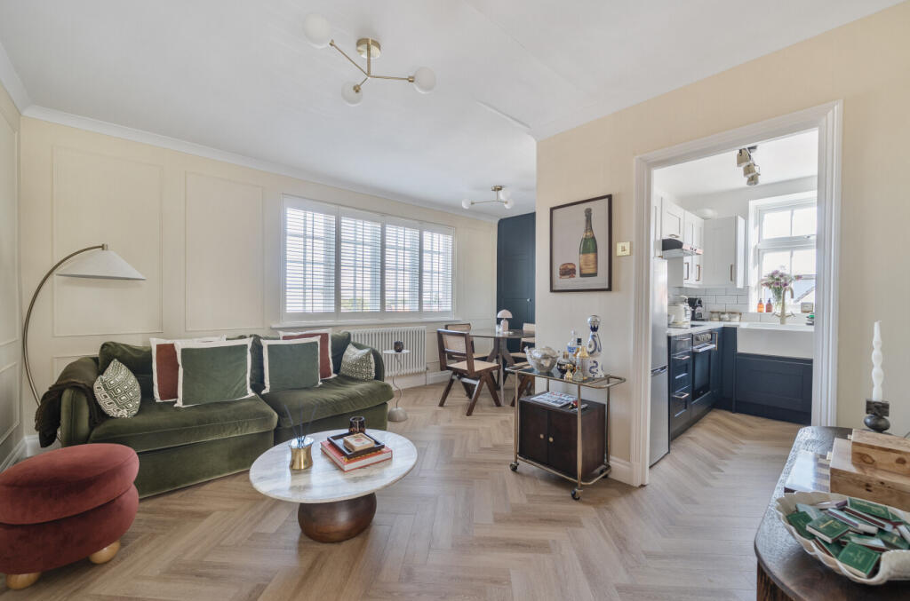 Apartment in Bromley - View 2