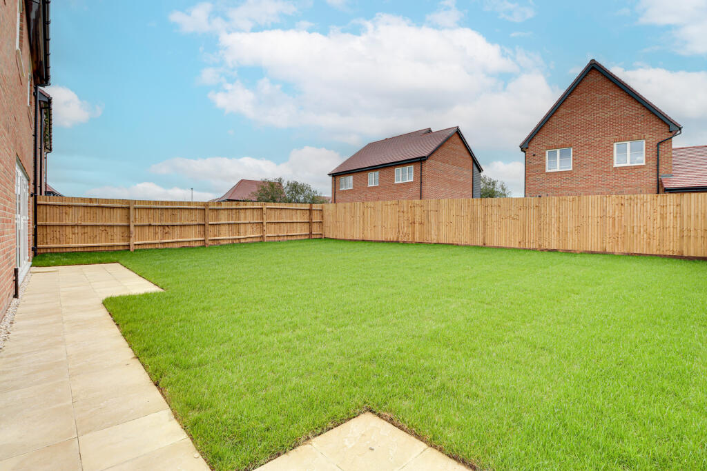 Oak Drive, Codicote, SG4 photo 4