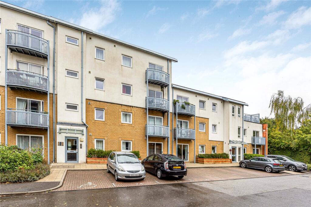Apartment in Crawley, Worth