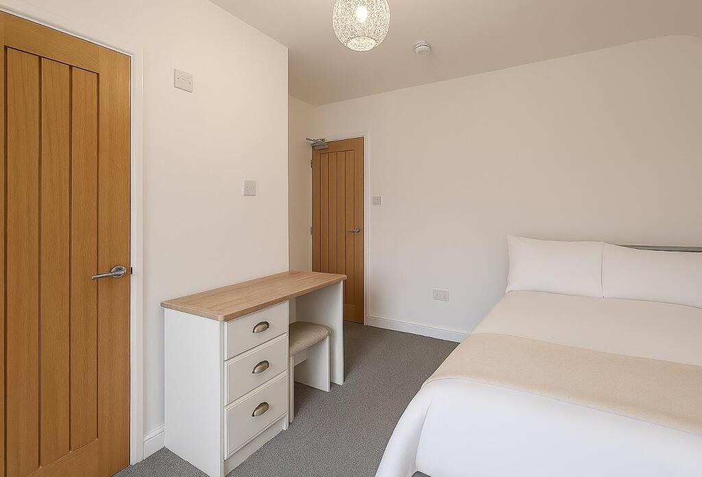 Main image of property: Room 5, 68 Garden Walk, Cambridge