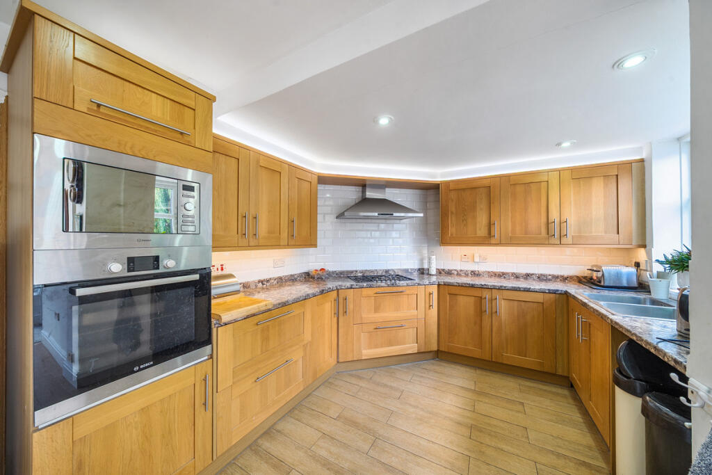House in Harrow - View 3