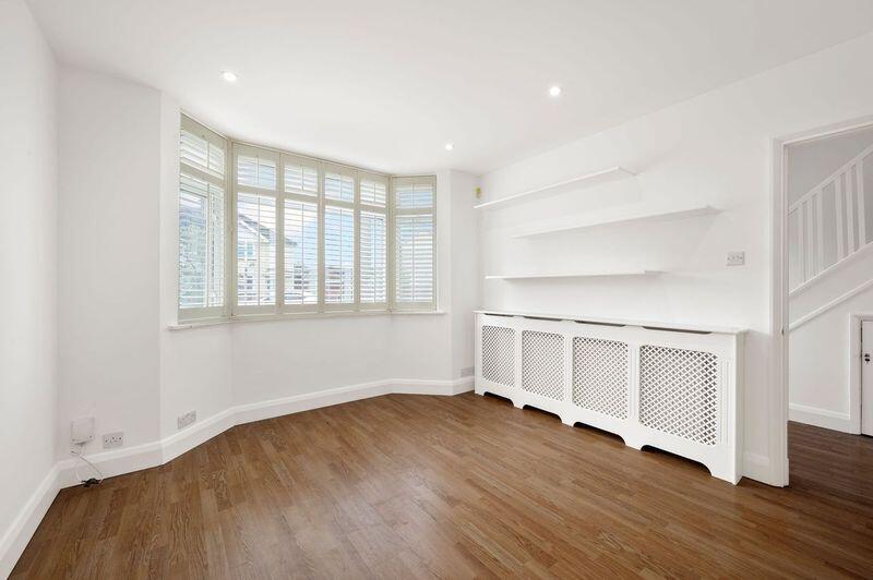 House in London, Tolworth - View 2