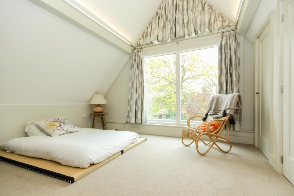 5 Henley Court photo 3