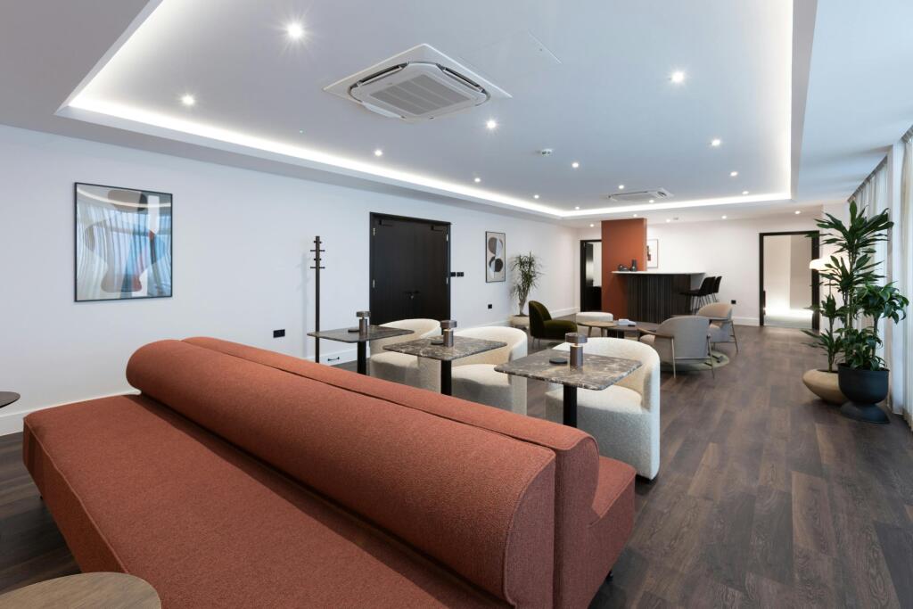 Mayfair Lounge 4.jpg
