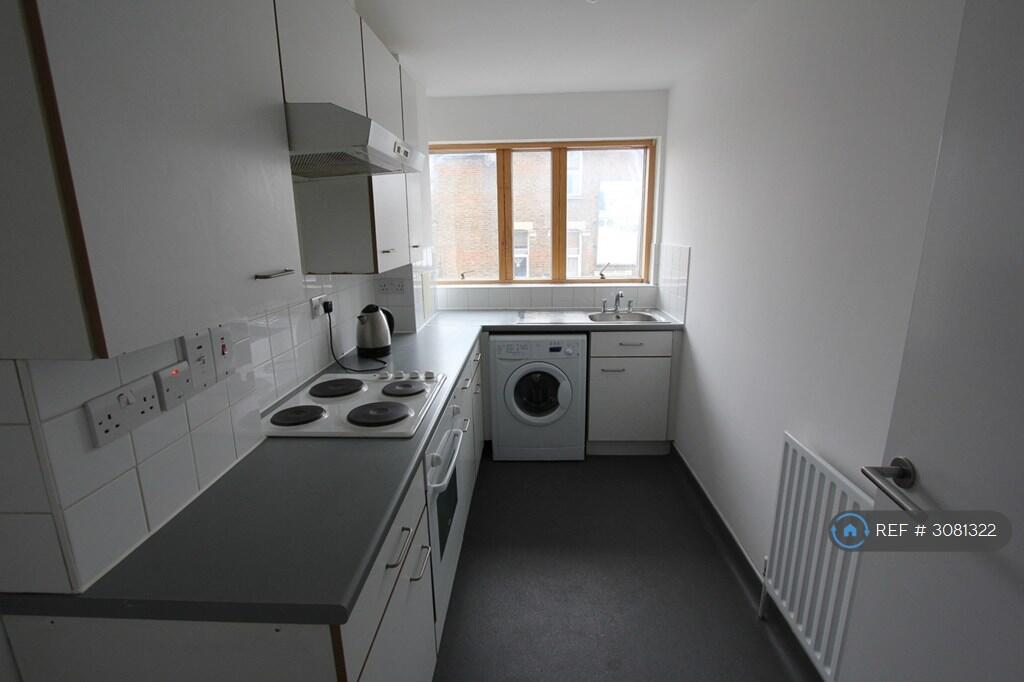 Apartment in London, Duckett's Green, Harringay - View 2