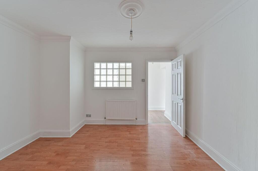 Apartment in London - More