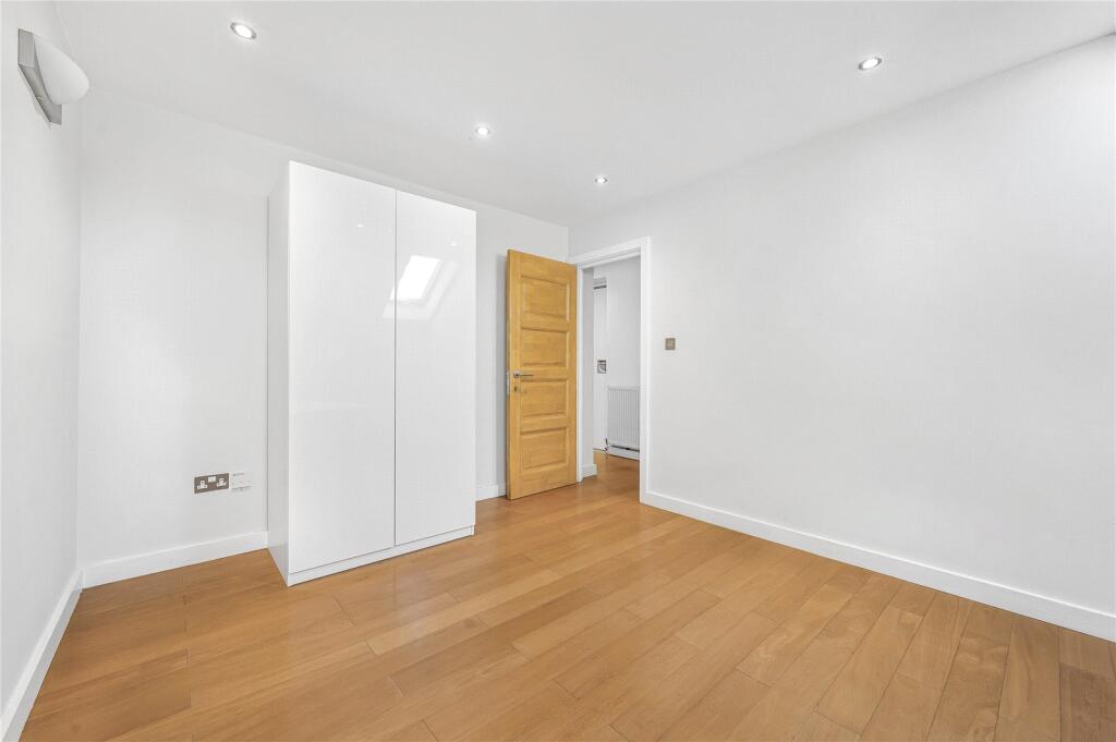 Apartment in London - View 4