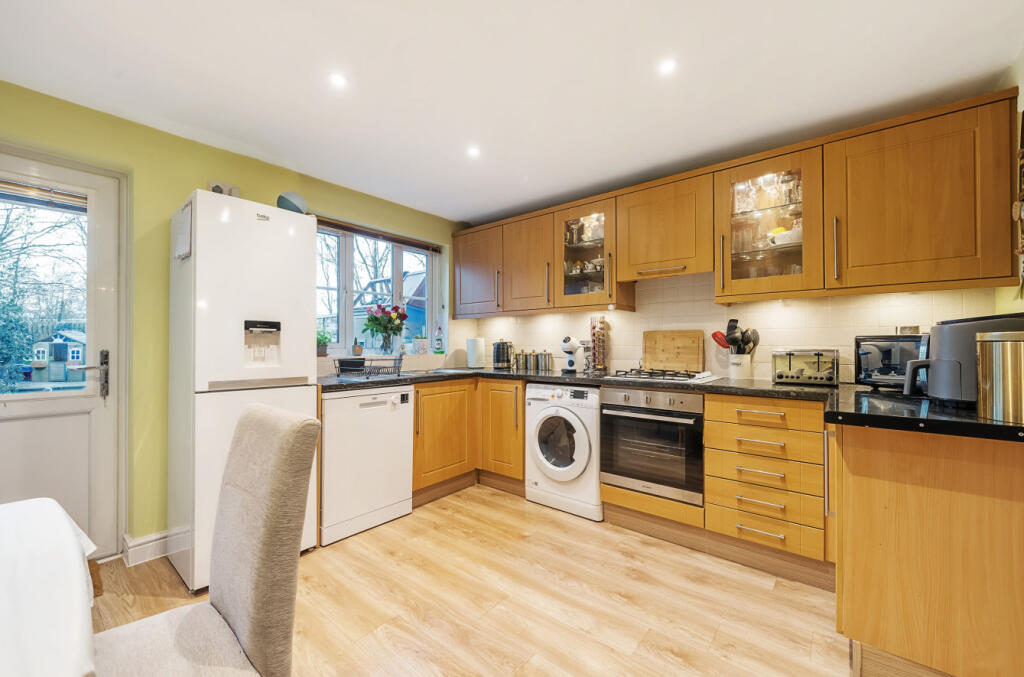 House in Newell Green, Warfield - View 5