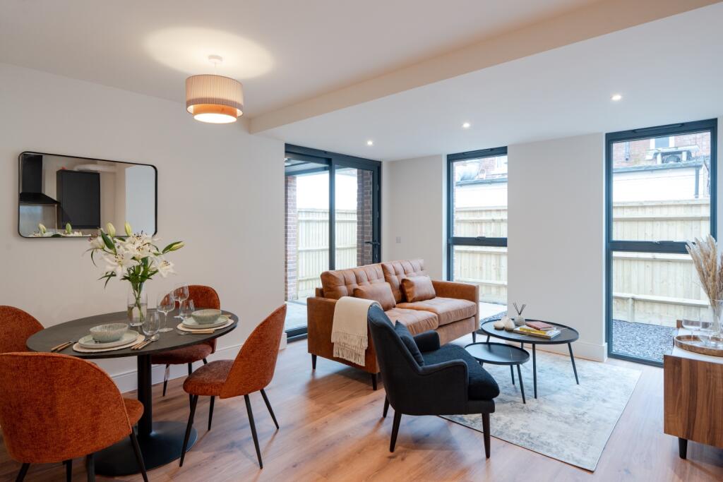 Main image of property: Bisham House, 1D Glanville Road, Oxford, Oxfordshire, OX4