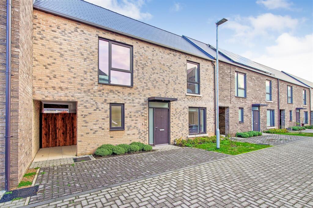 Main image of property: Gregory Park Mews, Cambridge