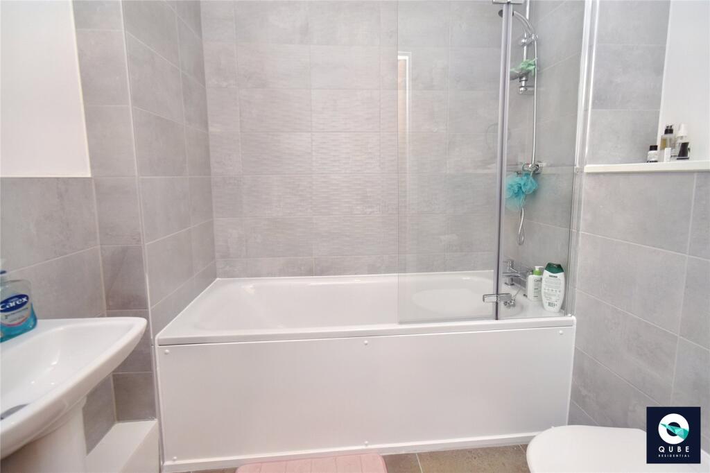 Apartment in Salford, Greater Manchester - View 5