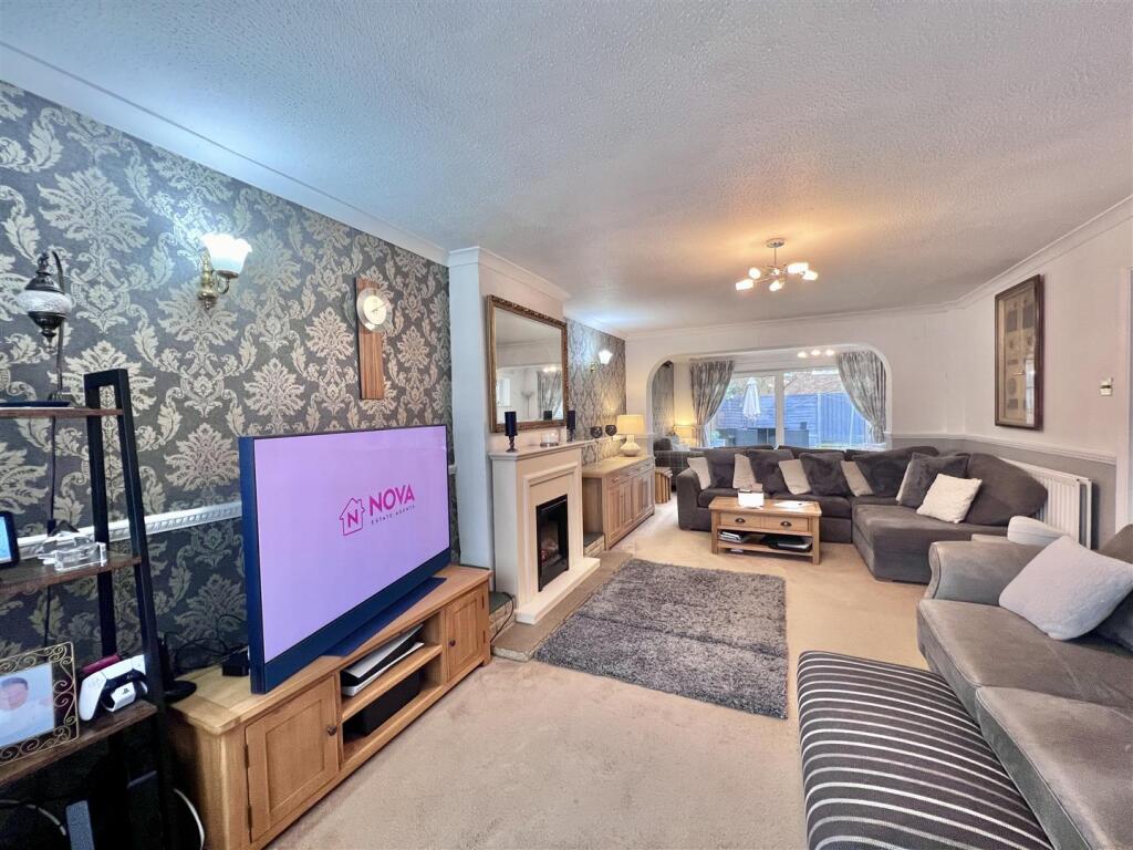 Buckingham Drive, Luton photo 2