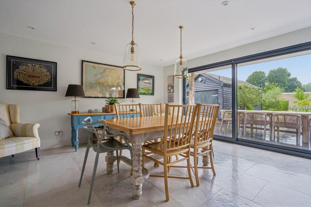 House in Amersham, Chesham Bois - View 4