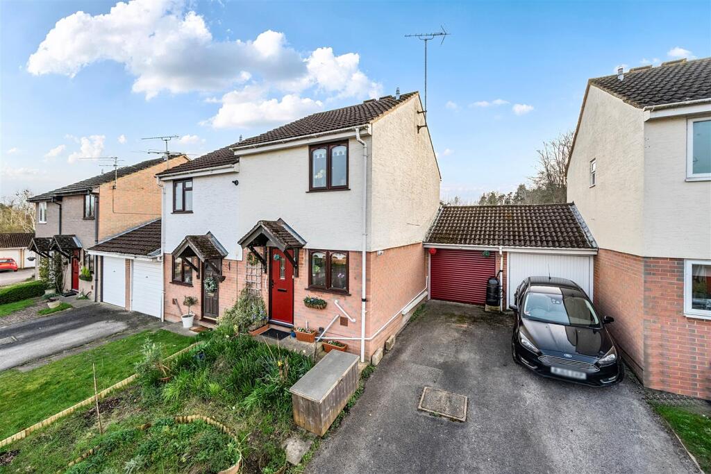 Main image of property: Sparrow Close, Wokingham, Berkshire, RG41 3HT