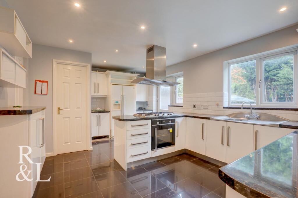 House in Rushcliffe, Edwalton - More