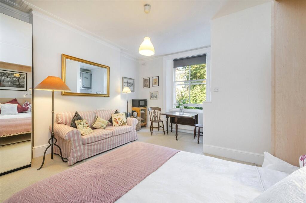 Studio flat for rent