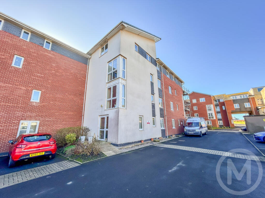 1-bed flat on Holroyd Court, Queens Promenade, Bispham, £67,500