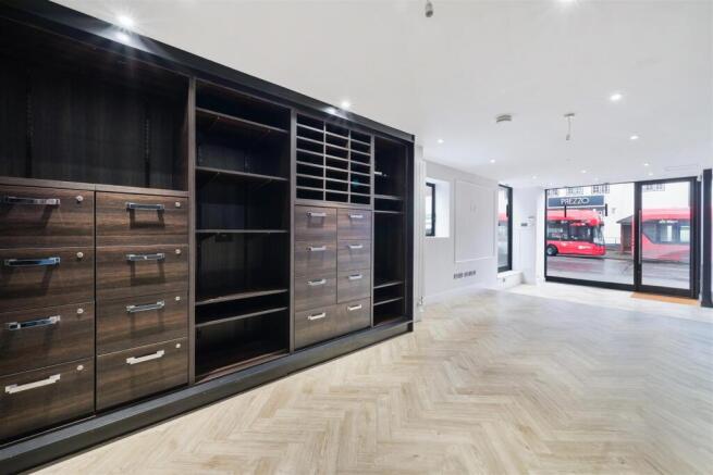 HIGH STREET, 25 (8)_Option.jpg