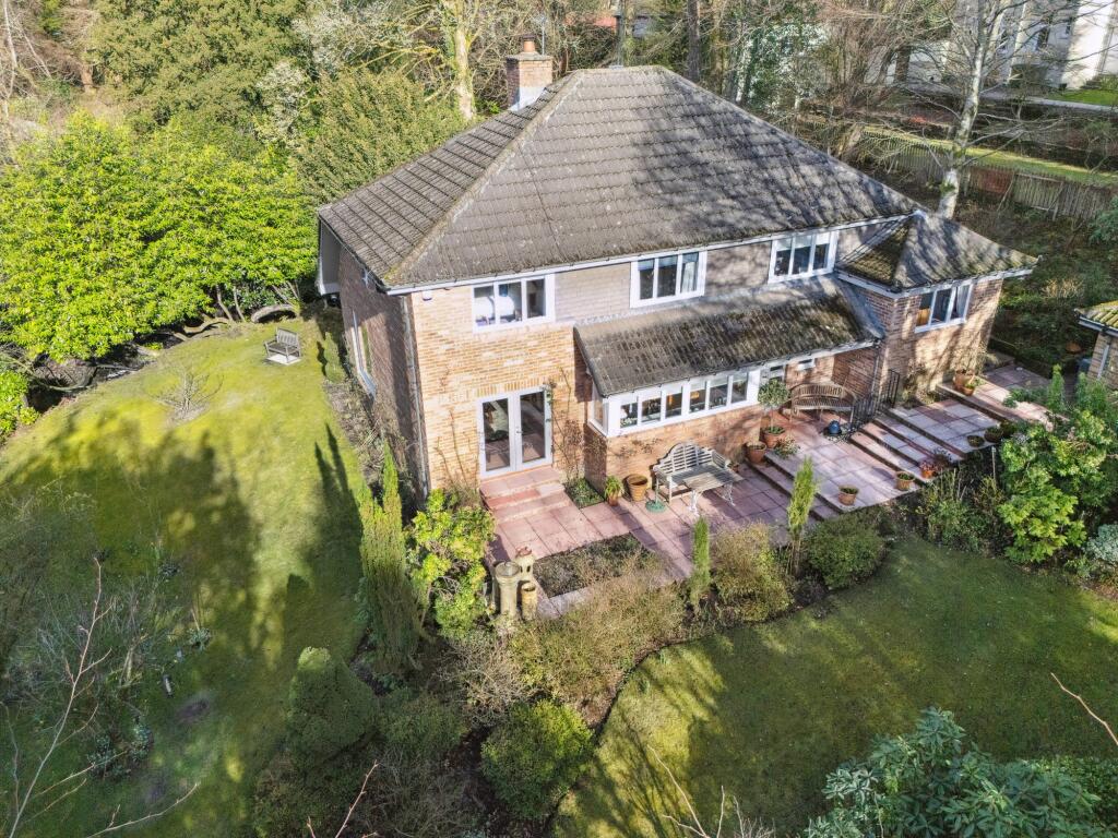 Main image of property: 23 Victoria Road, Helensburgh, G84 7RT