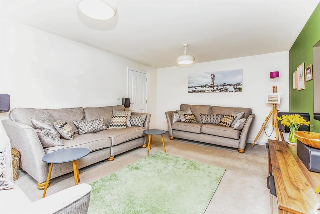 Pintail Lane, Thrapston, Kettering photo 4