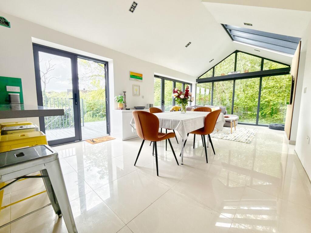 House in Coytrahen, Bridgend - View 4