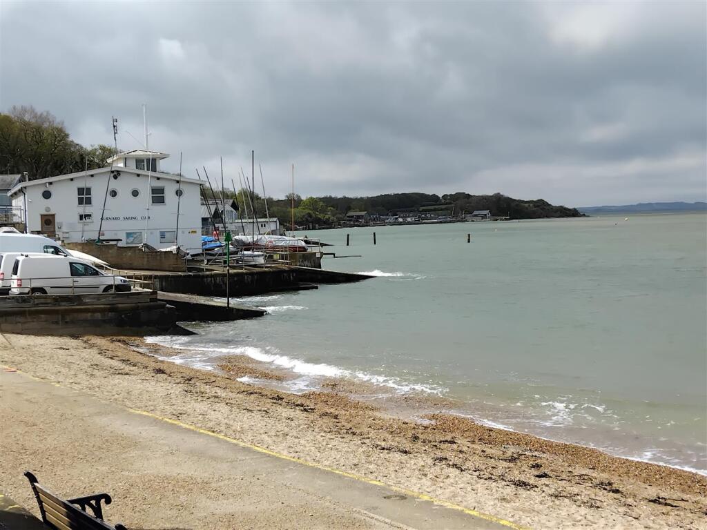 Gurnard Bay, Gurnard - View 4