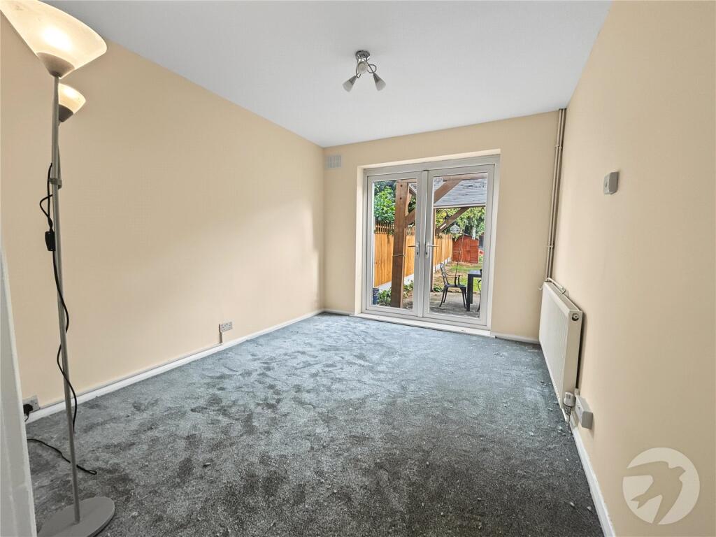 House in Dartford - More