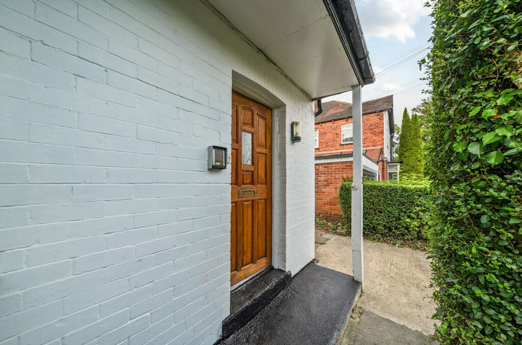 House in Leeds, Far Headingley, Weetwood - More