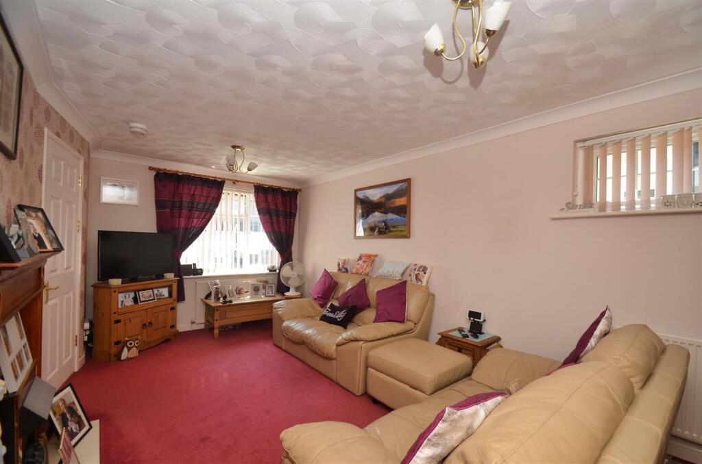 House in Ryde, Oakfield - View 3